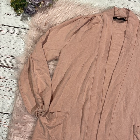 Hatch Pink Open Front Nesting Robe Cardigan - Picture 4 of 12